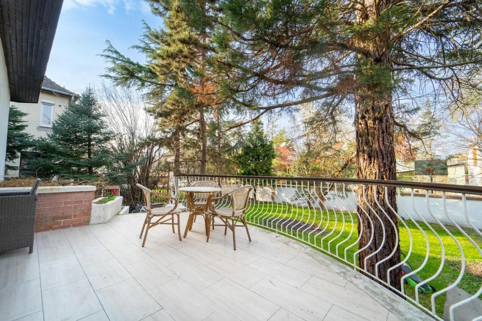 Villa Butterfly Budapeste Exterior foto