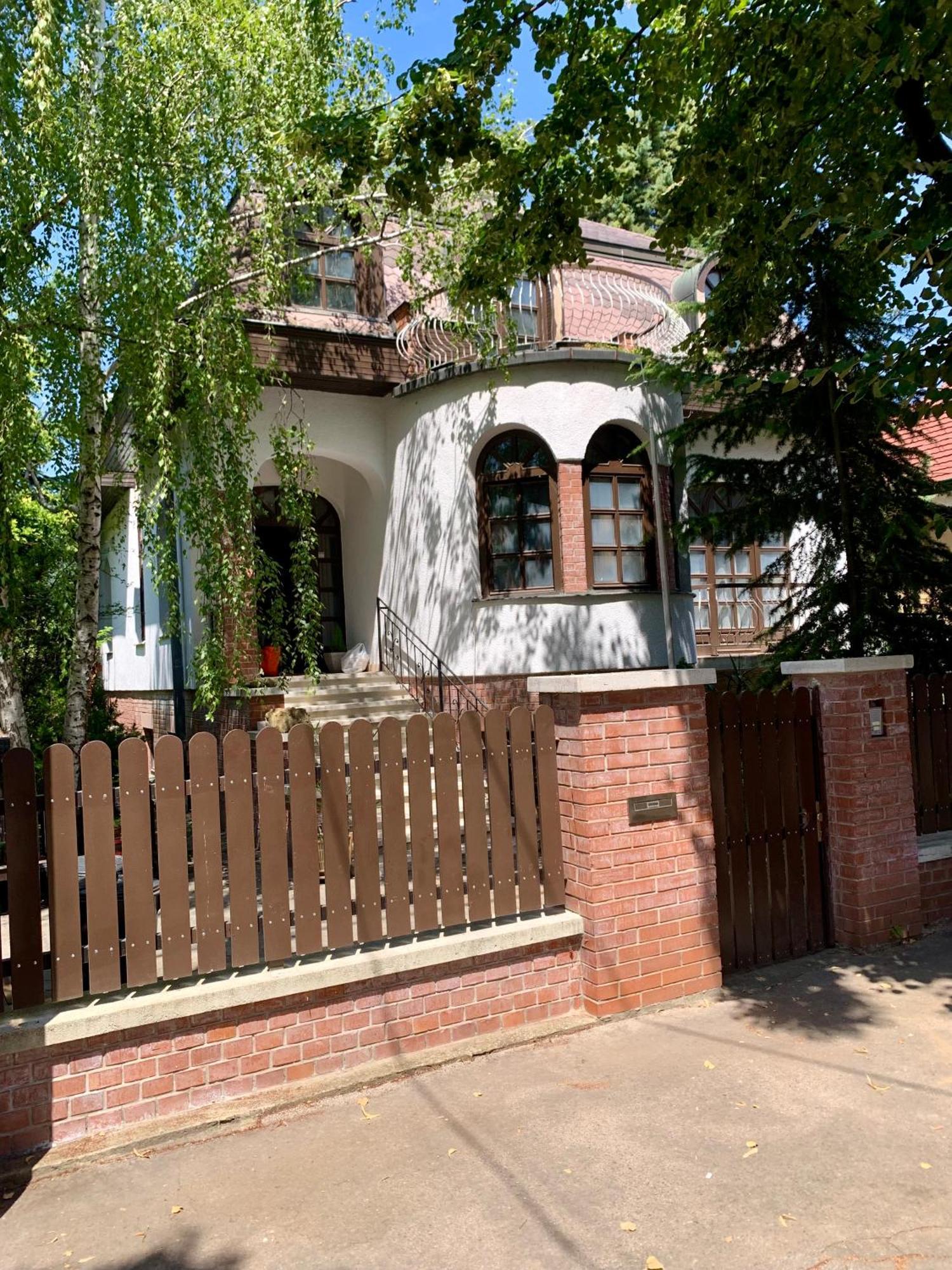 Villa Butterfly Budapeste Exterior foto